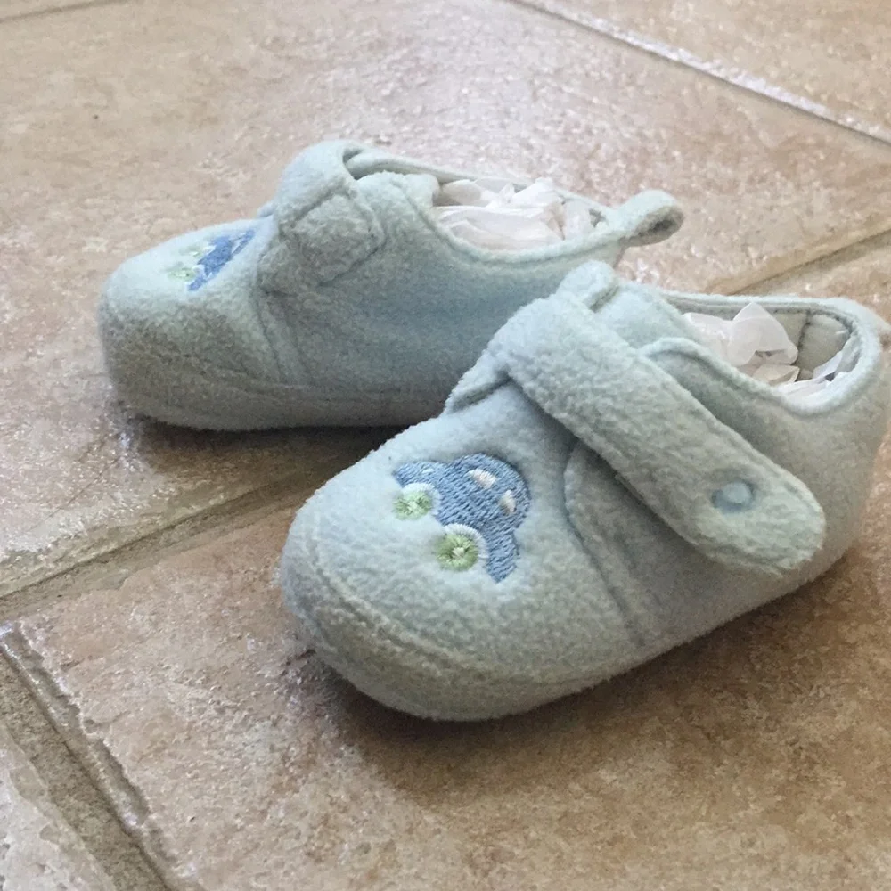 KRU Layette Baby Boys Car Soft Fleece Slippers